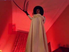 Lady Dimitrescu enjoys hot think the world of