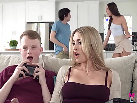 Katrina Colt, Sarah Taylor In Stepmom Swap S2-E4