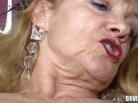 Slutty german milfs share horseshit