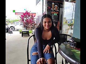 demasiado arriesgado, enserio quieres que te folle aqui en publico sexo en la calle pillada