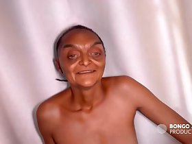 फातुमा XXX को गुदा मैथुन इतना पसंद है कि उसे मुझे अपनी तंग गांड में जबरदस्ती चुदवाना पड़ा।